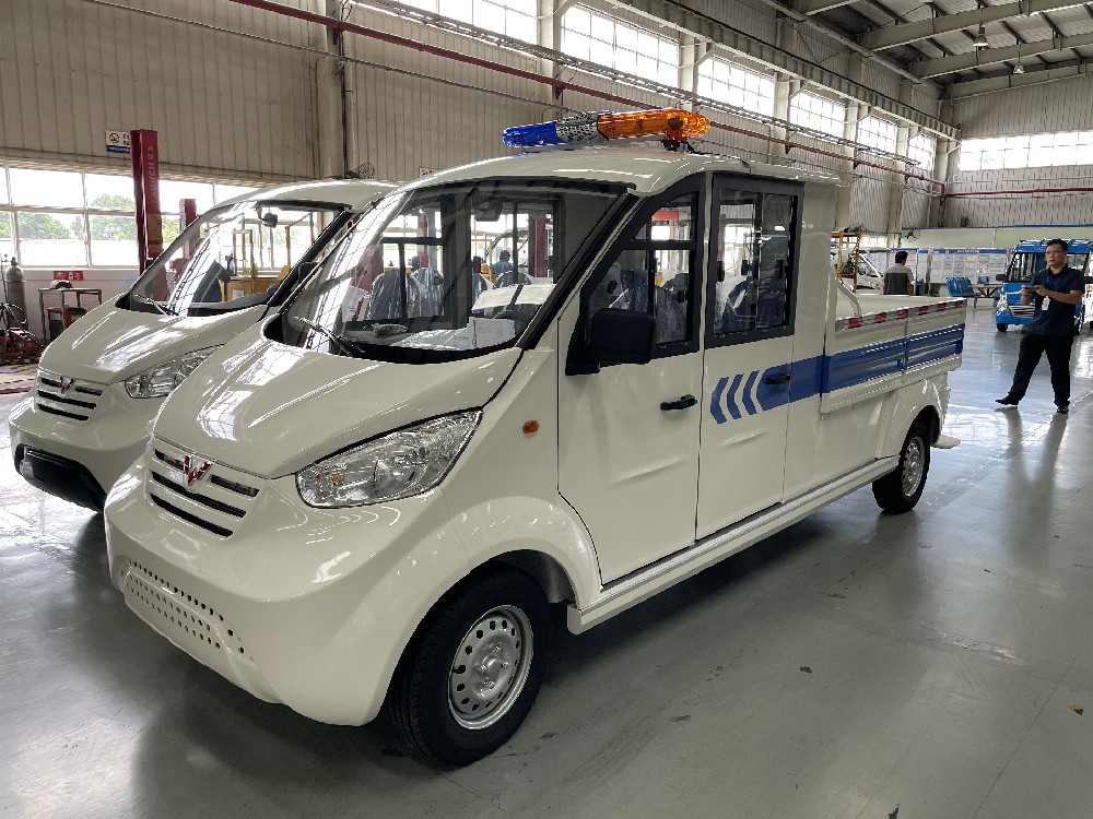 五菱皮卡黄色黄瓜视频黄色巡逻车